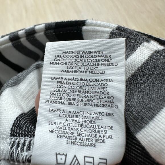 Cabi Grandstand Striped Stretch Knit Pockets Tie Front Skirt Style #5185 Small - Picture 10 of 14